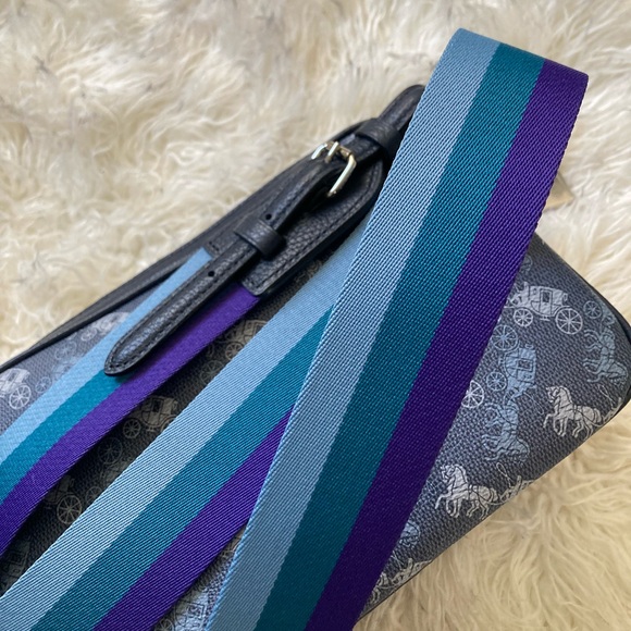 Coach Double Zip Camera Bag Crossbody | LIKE NEW - Picture 4 of 9